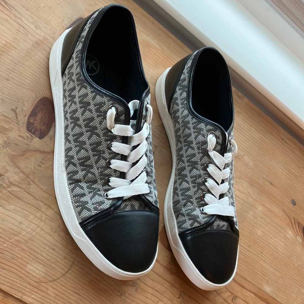 MICHAEL KORS MK Women's MK Logo City Sneakers Shoes Laceup Size 10 M Graphite